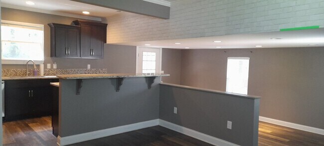 Foto del edificio - COMING SOON - 2 Bedroom 2 Bath home with f...