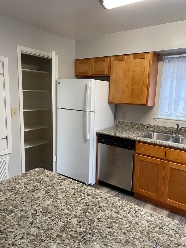 Cocina - 2525 Annunciation St
