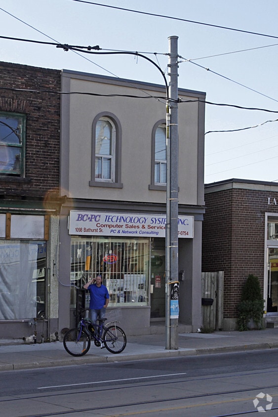 Building Photo - 1098 Bathurst Street