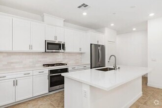 Building Photo - 73523 Travers St