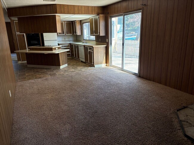 Building Photo - 6218 Leicester Dr