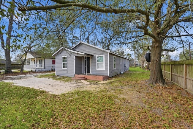 Building Photo - 5313 Firnat St