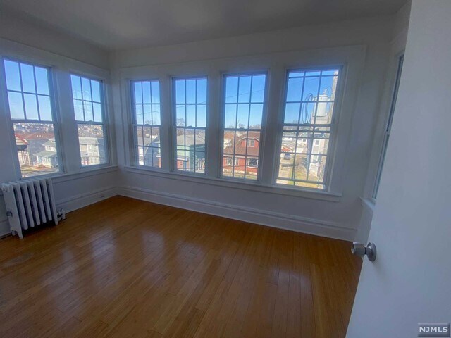 Building Photo - 56 Laurel Ave
