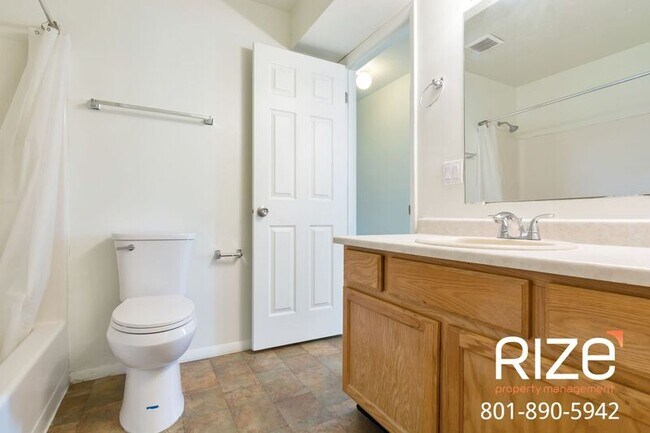 Building Photo - 4116 S Oak Meadows Dr