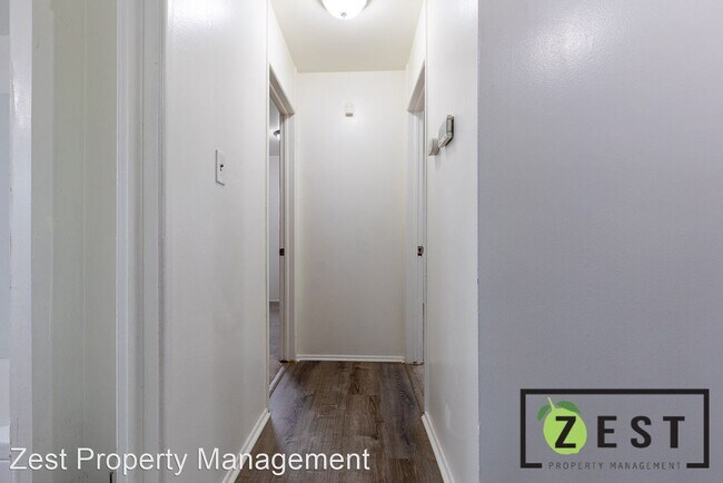 Building Photo - 2 br, 1 bath Apartment - 15452 Greenfield ...