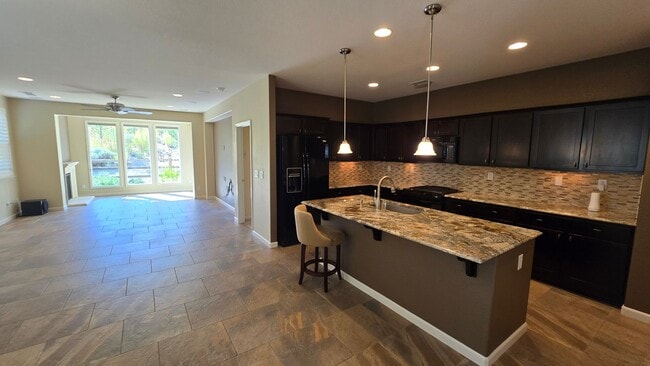 Foto del edificio - Single Story Del Webb Home!