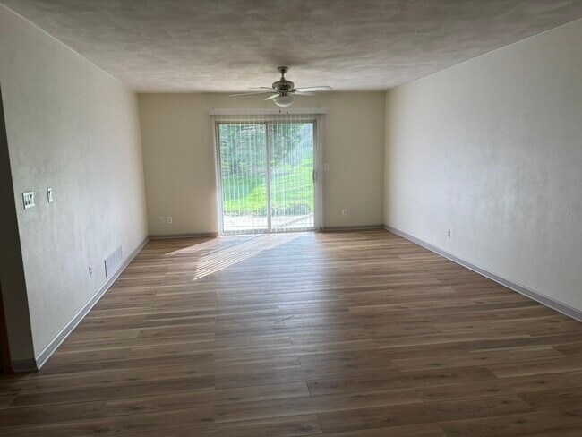 Foto del edificio - 4867 Pine Meadow Pkwy