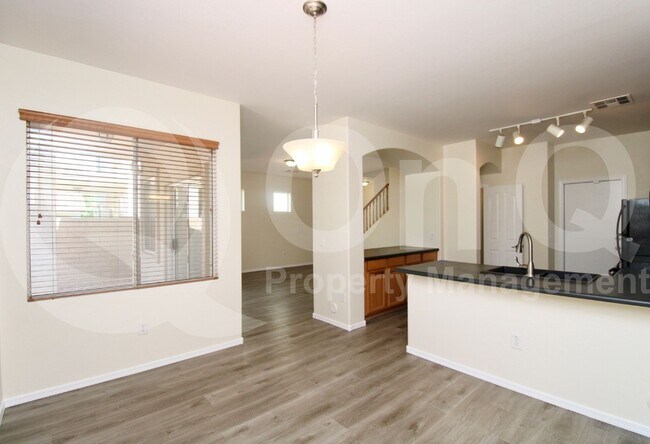 Foto del edificio - 4256 E Baylor Ln