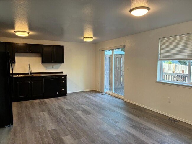 Foto del edificio - 15810-15810 94th Ave Ct E