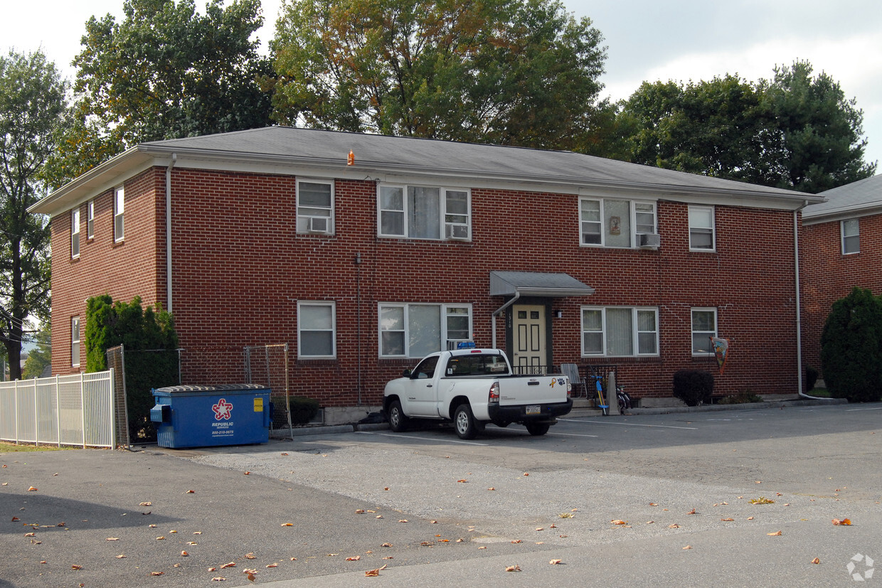 Primary Photo - Balthaser Street Apartments