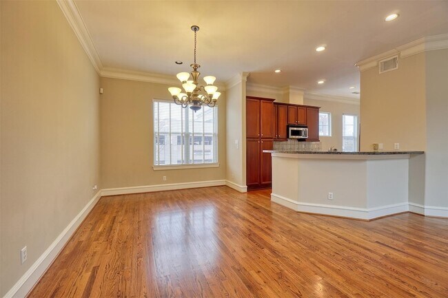 Foto del edificio - 906 Fowler St