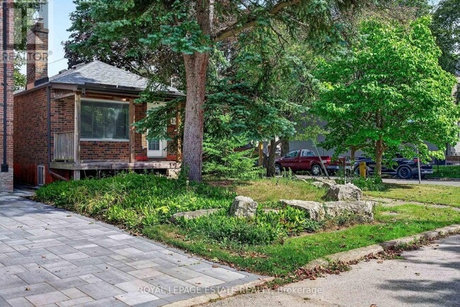 Building Photo - 29 Red Deer Ave