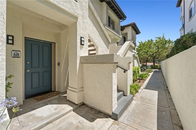 Building Photo - 30902 Club House Dr