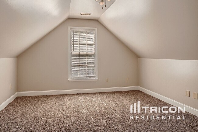 Building Photo - 714 Meridian Ct SW