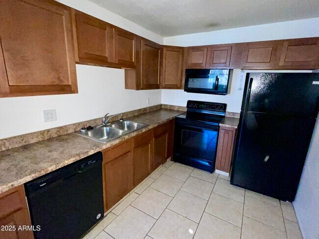 Foto del edificio - 2417 West Campbell Ave