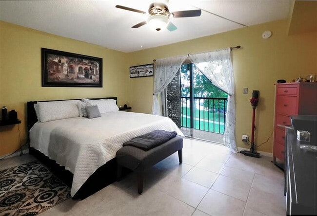 Foto del edificio - 291 S Hollybrook Dr