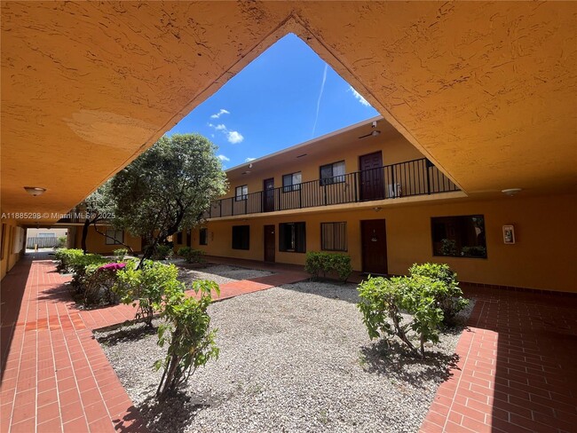 Foto del edificio - 6278 W 22nd Ct
