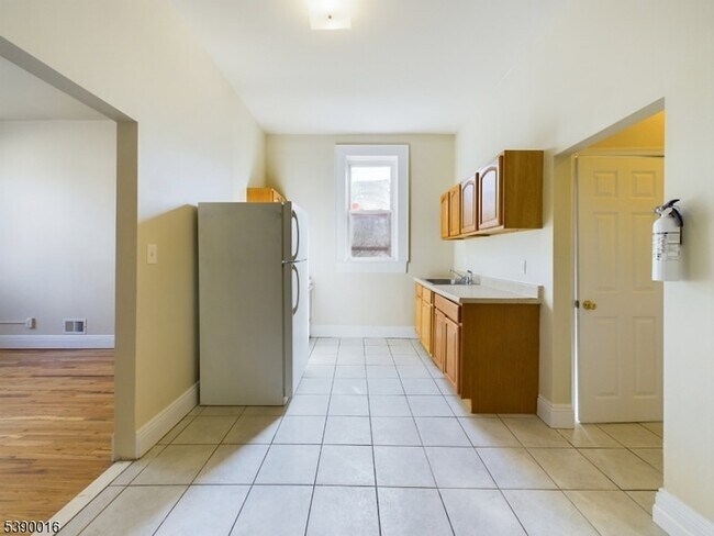 Building Photo - 413-15 Dodd St