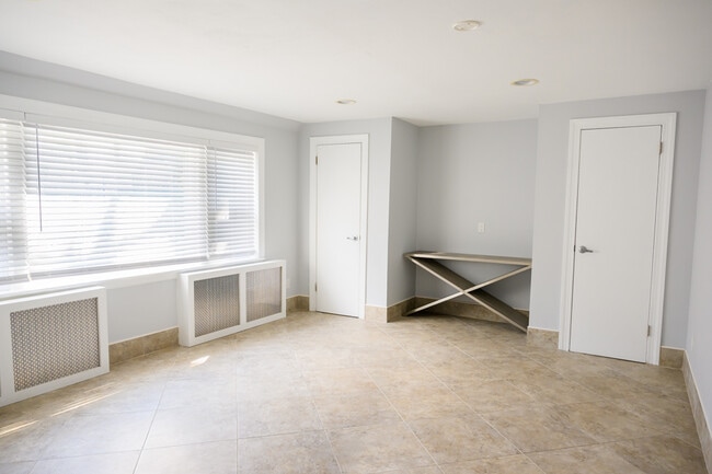Building Photo - 3260 Brower Ave