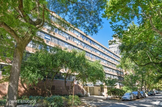 Building Photo - 2300 N Commonwealth Ave