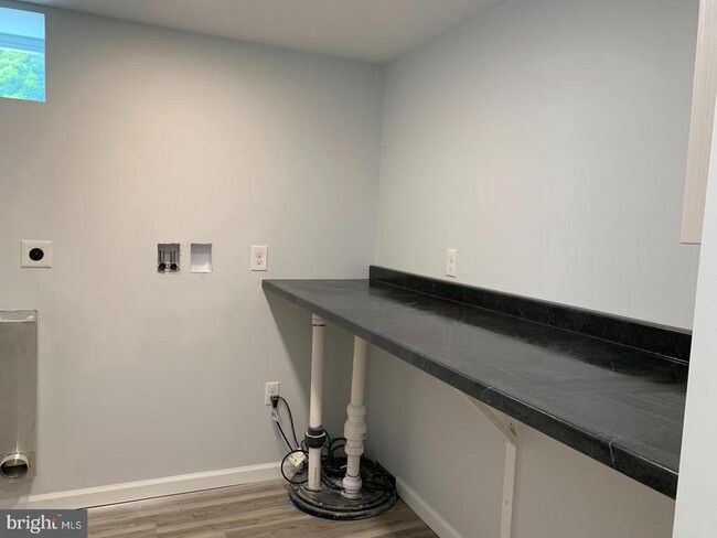 Foto del edificio - 612 E Cypress St
