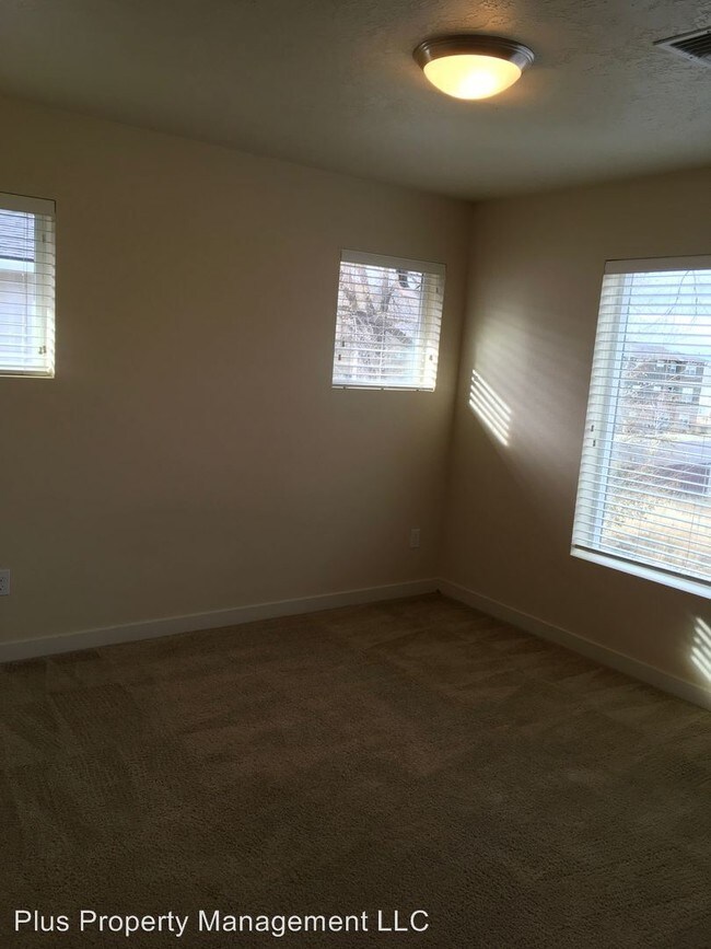 Building Photo - 796 NE Copperleaf Loop