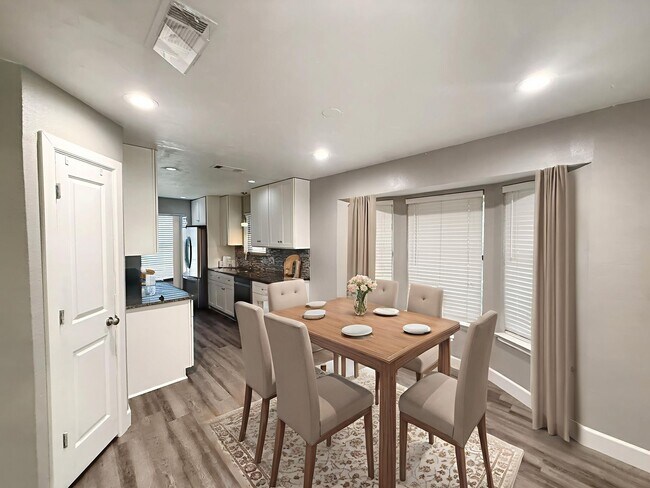 Foto del edificio - Comfortable 3-Bedroom Home for Lease in Ke...