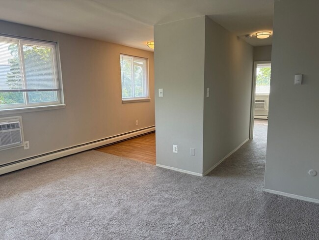 Interior Photo - Metropolitan Manayunk Hill