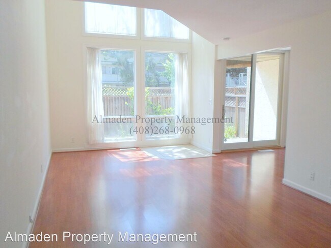 Foto del edificio - 3 br, 2 bath House - 70 Union Avenue