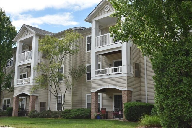 Foto del edificio - 100 Community Dr