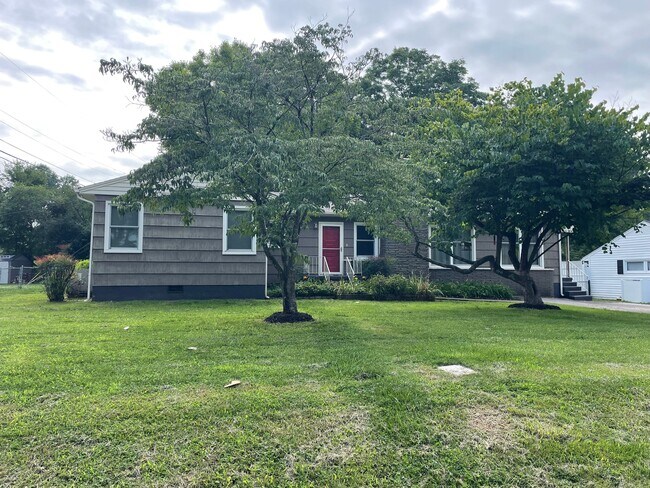 Photo - 4011 Longwood Dr House