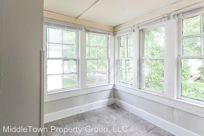 Building Photo - 1 br, 1 bath Apartment - 810 W. Ashland Ave.