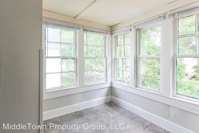 Foto del edificio - 1 br, 1 bath Apartment - 810 W. Ashland Ave.