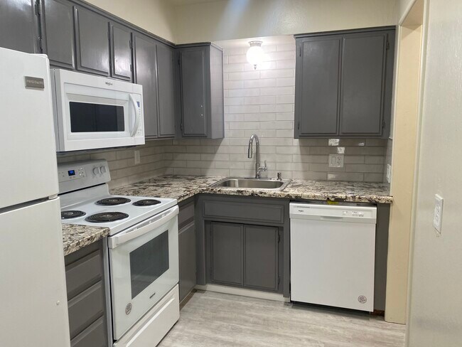 Building Photo - 1267 Casita Dr