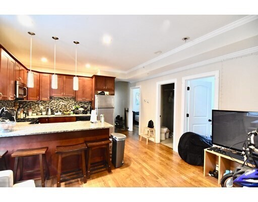 Foto del edificio - 27 Chestnut Ave