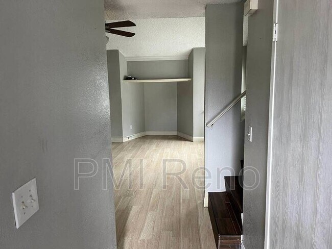 Building Photo - 2574 Garfield Dr