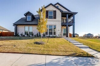 Building Photo - 5214 Rowlan Row