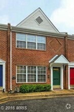 Building Photo - 4422 S Four Mile Run Dr