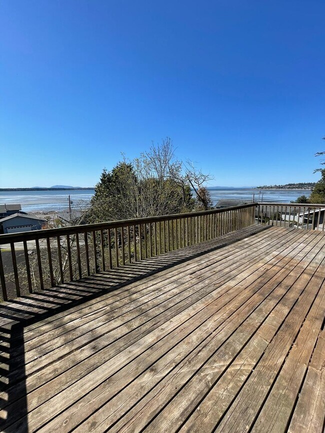 Building Photo - 5065 Fern St