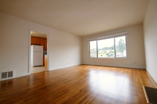 Building Photo - 4115 Beresford St