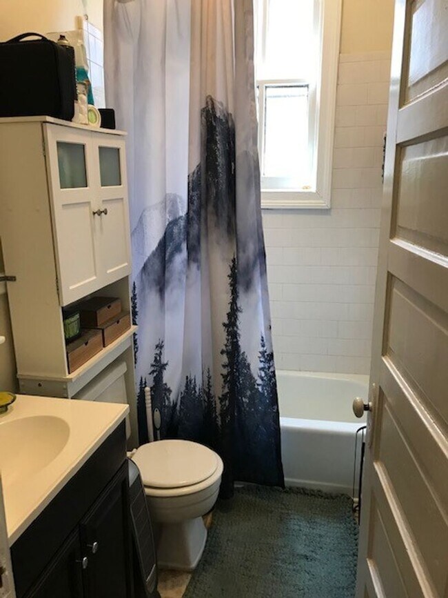 Building Photo - ROWL10N