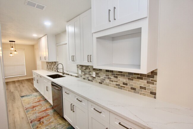 Foto del edificio - 3015 Green Fields Dr