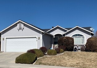 Building Photo - 818 Amador Ct