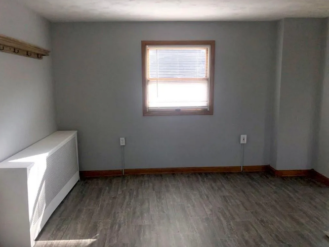 Dining area - 411 Locust St