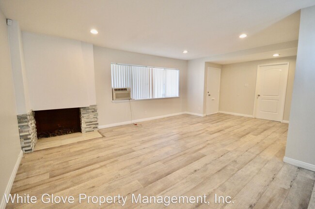 Building Photo - 2 br, 2 bath House - 3604 Country Club Dr.