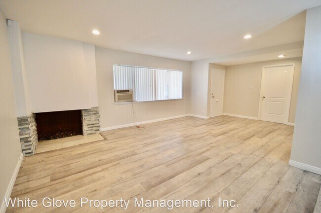 Foto del edificio - 2 br, 2 bath House - 3604 Country Club Dr.
