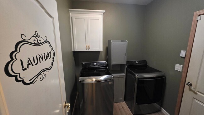 Foto del edificio - Updated Spacious Home In Puyallup!