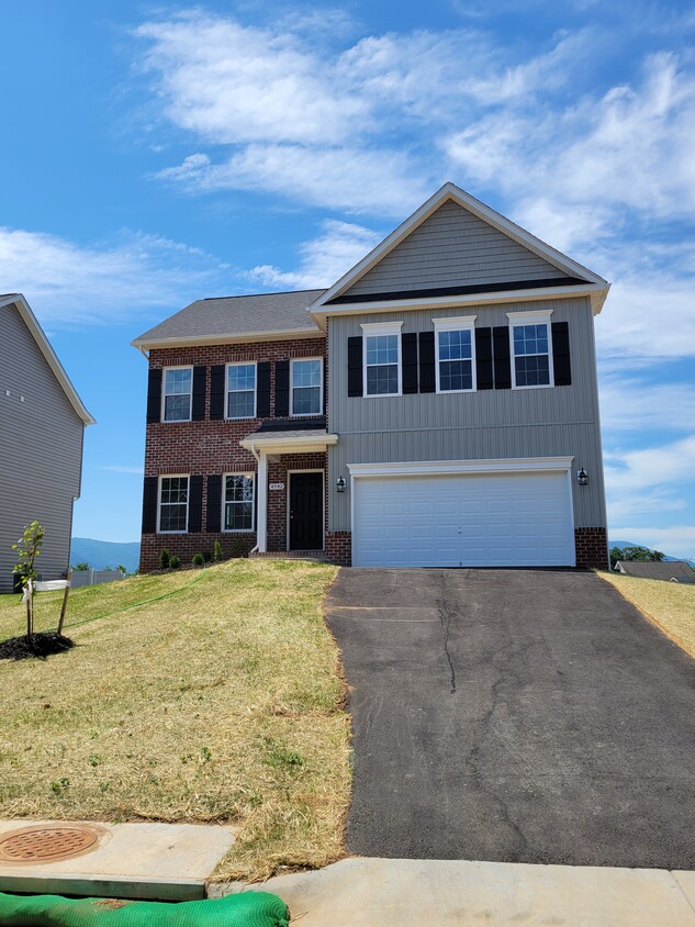 Foto principal - 4942 Warrior Dr