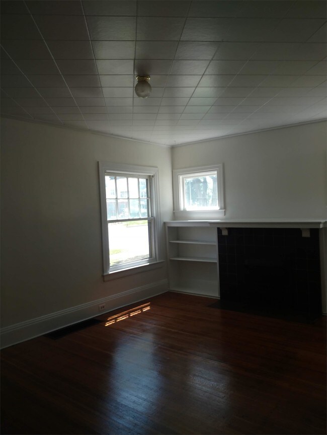 Building Photo - 1 Dewey Ave