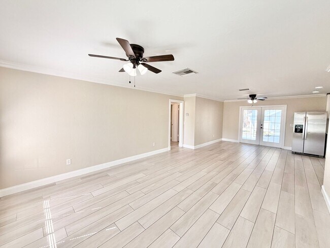 Building Photo - ** POINCIANA VILLAGE ** 4 BED / 2 BATH - SINGLE FAMILY - CENTRAL NAPLES - PET OK! - ANNUAL RENTAL